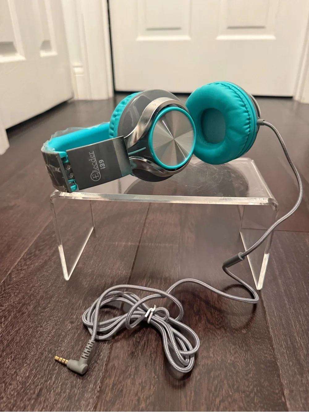 Elecder i39 Foldable Stereo Headphones — Mint Green